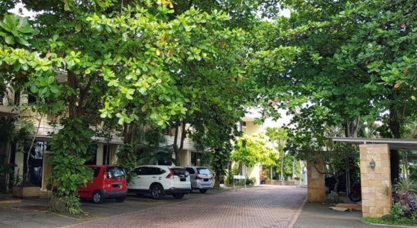 Hotel Sulawesi Джембер Экстерьер фото